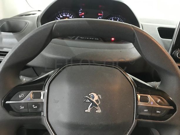 Peugeot Partner · Ano 2021