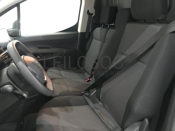 Peugeot Partner · Ano 2021