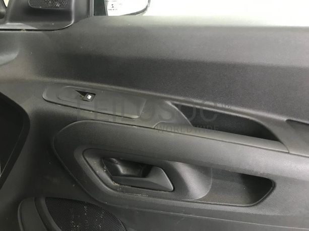 Peugeot Partner · Ano 2021