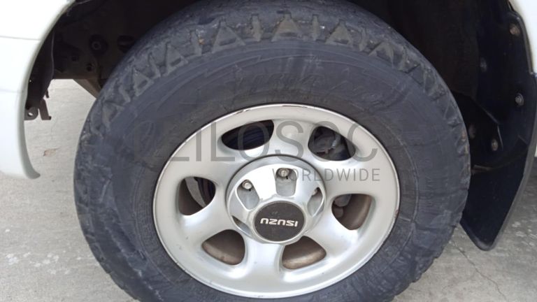 lSUZU, modelo wizard ·