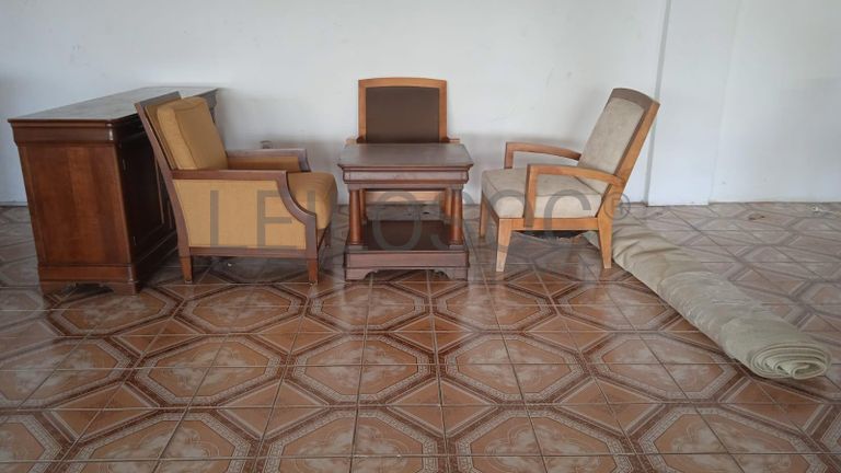 Mobiliário de lar ·