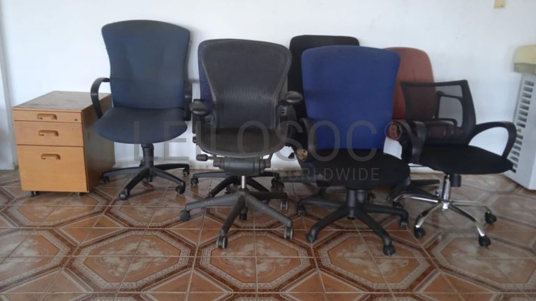 Mobiliário de escritório ·