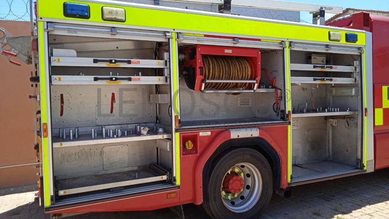 Autotanque Dennis Sabre ·