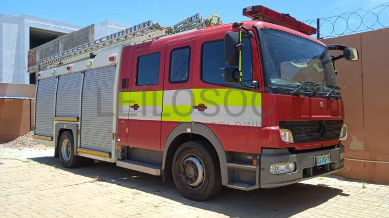 Autotanque Mercedes Benz Atego ·