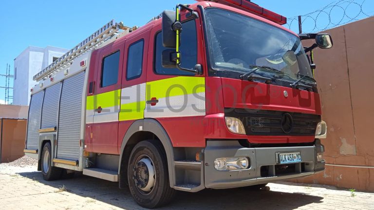 Autotanque Mercedes Benz Atego ·