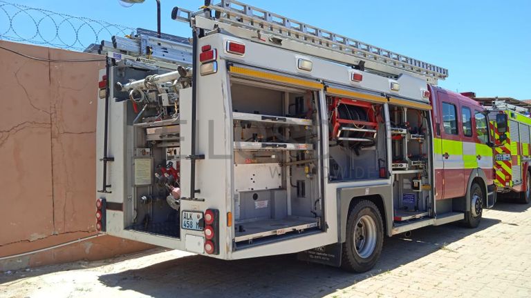 Autotanque Mercedes Benz Atego ·