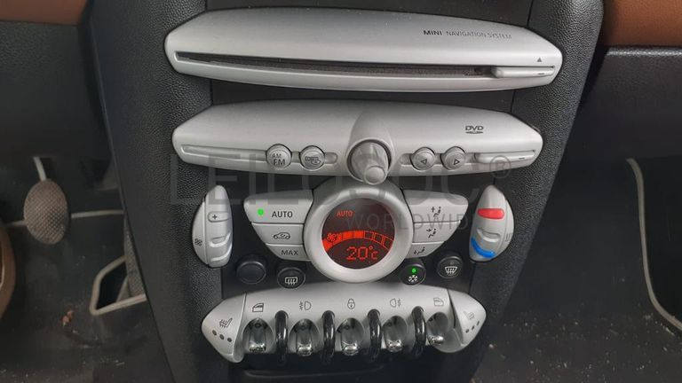 Mini Cooper D · Ano 2010