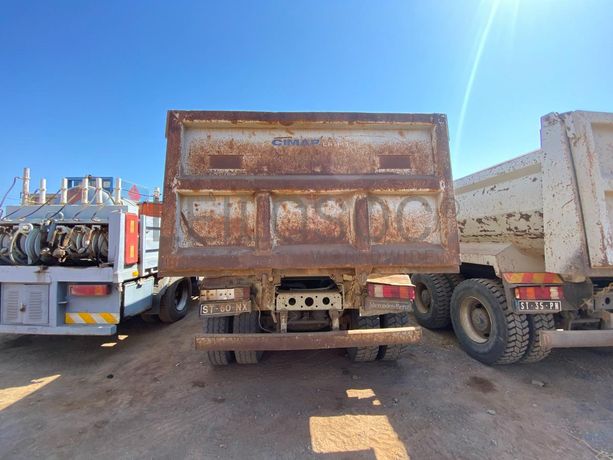 Camião Basculante 26 T (4X2)