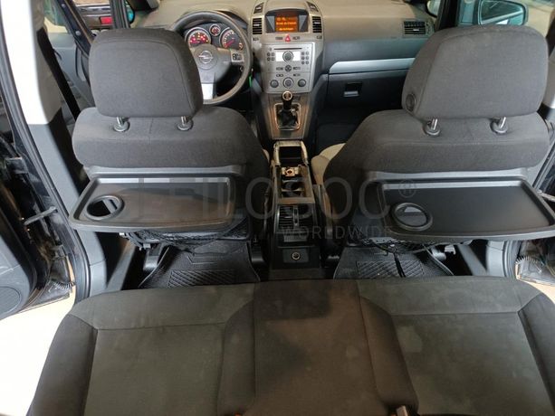Opel Zafira 1.9 CDTI · Ano 2006