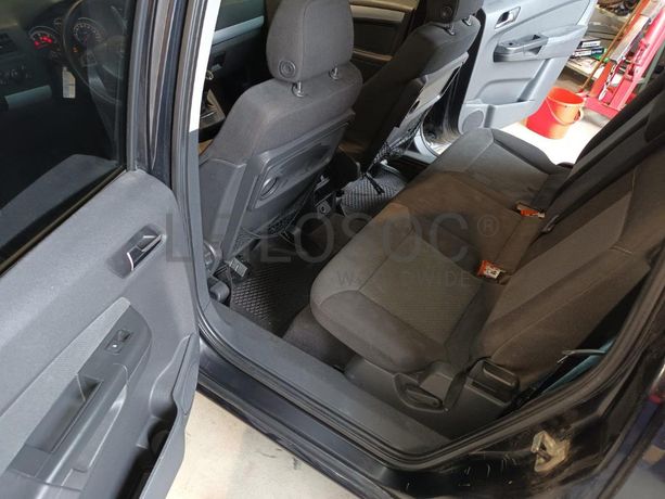 Opel Zafira 1.9 CDTI · Ano 2006