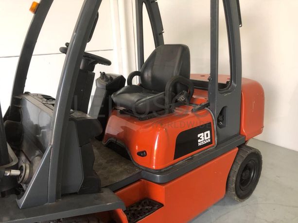 Empilhador Nissan 3.000kg