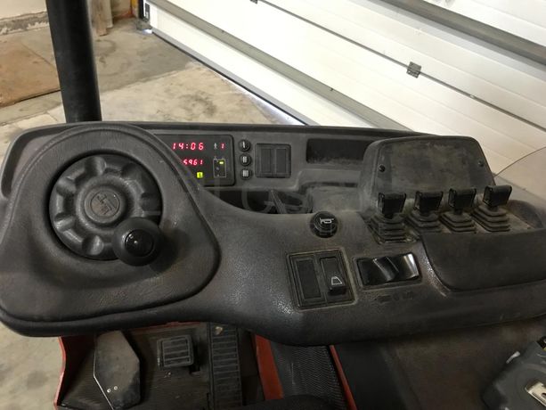 Empilhador Retrátil BT · Ano 2004