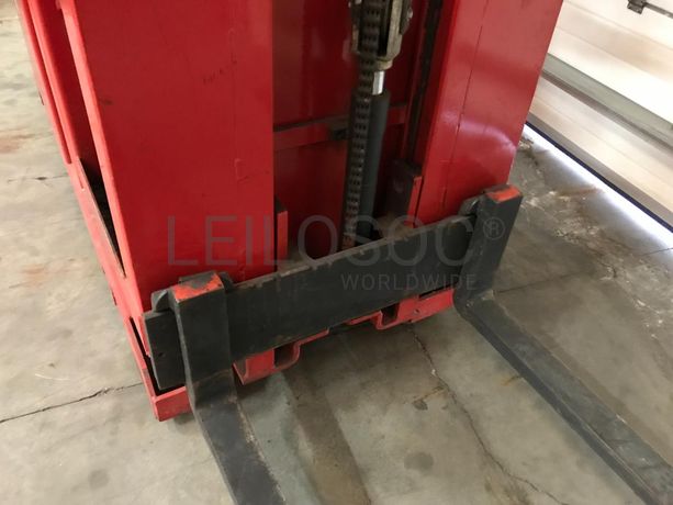 Empilhador Retrátil Linde · Ano 1993