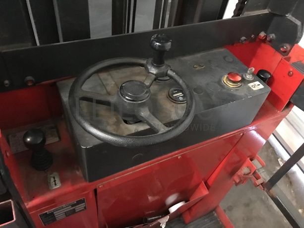 Empilhador Retrátil Linde · Ano 1993