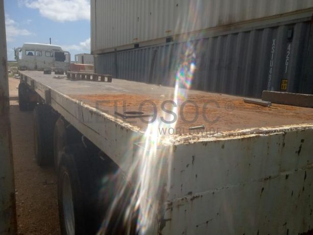 Camião com atrelado marca Beiben Truck ·