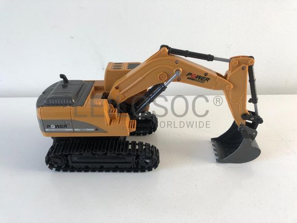 Giratória Escavadora Telecomandada