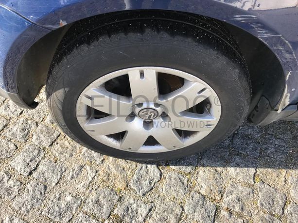 Volkswagen Passat 1.9 TDI · Ano 2004