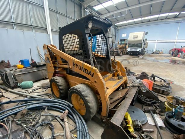 Mini Pá Carregadora Hyundai