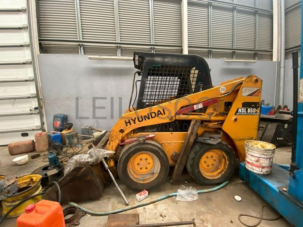 Mini Pá Carregadora Hyundai