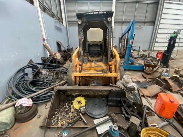 Mini Pá Carregadora Hyundai