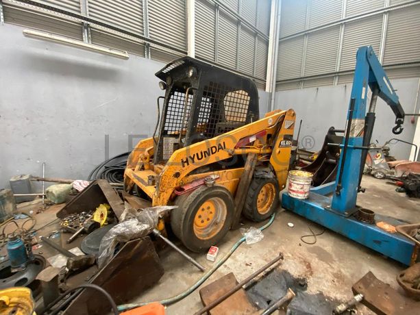 Mini Pá Carregadora Hyundai