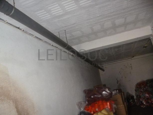 LEILÃO SUSPENSO · Armazém · Santo Tirso