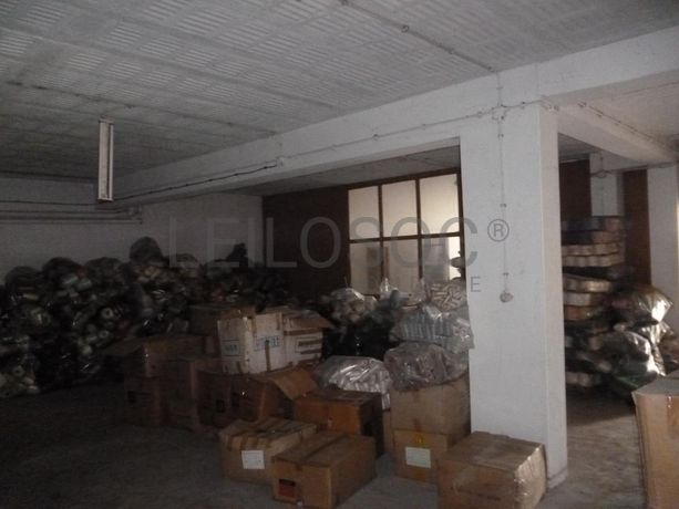 LEILÃO SUSPENSO · Armazém · Santo Tirso