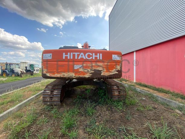 Escavadora Giratória Hitachi ZX 240Lc