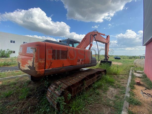 Escavadora Giratória Hitachi ZX 240Lc