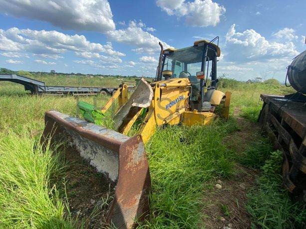 Retroescavadora Komatsu