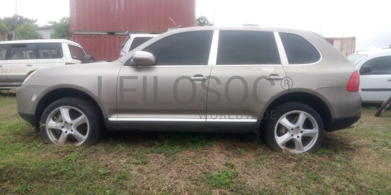 Porsche Cayenne S ·