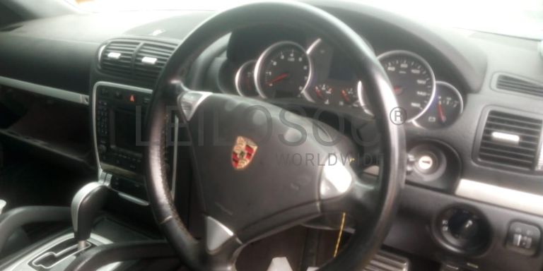 Porsche Cayenne S ·