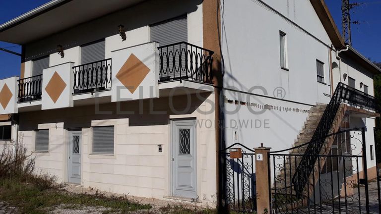 Moradia V4 · Ourém