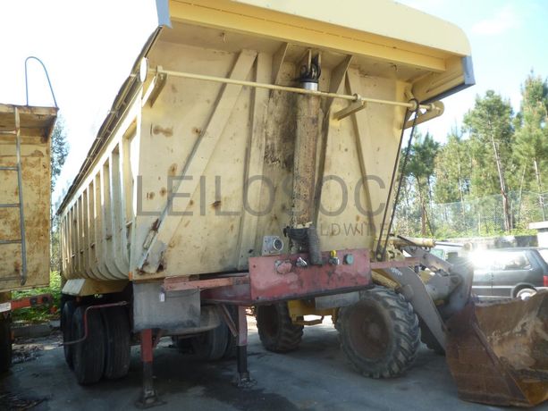 Reboque porta inertes