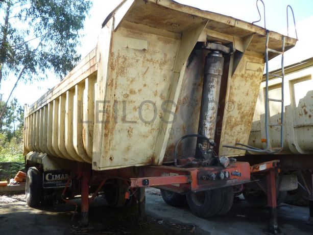 Reboque porta inertes