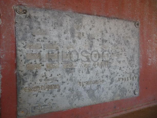 Reboque porta inertes