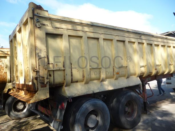 Reboque porta inertes