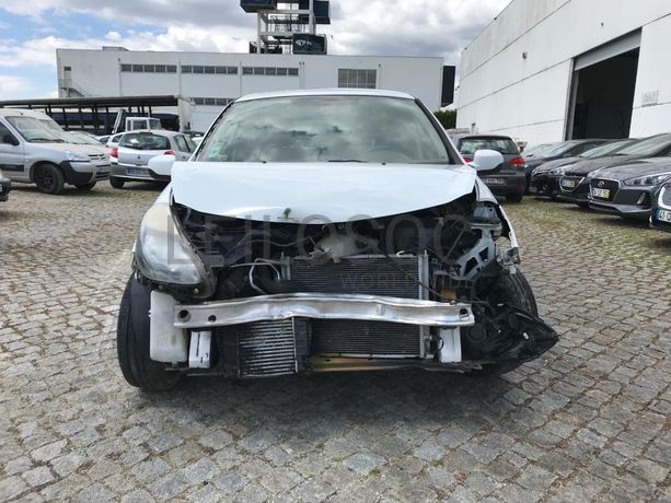 Renault Clio 1.5 DCI · Ano 2009