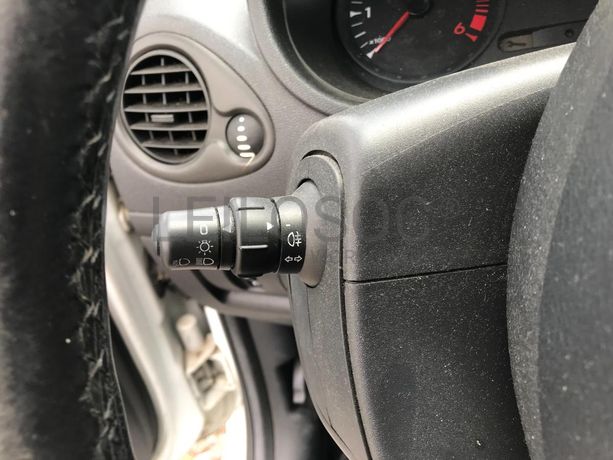 Renault Clio 1.5 DCI · Ano 2009