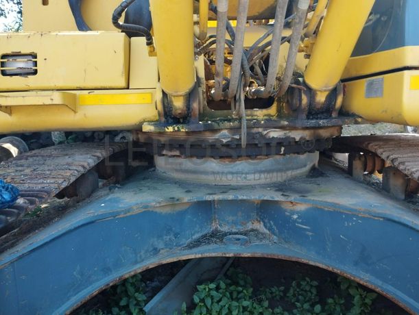 Giratório Komatsu ·