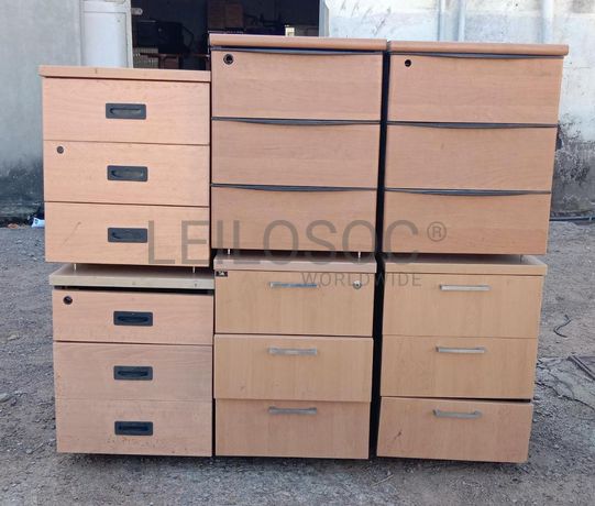 Mobiliário de escritório ·