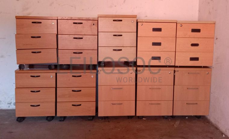 Mobiliário de escritório ·