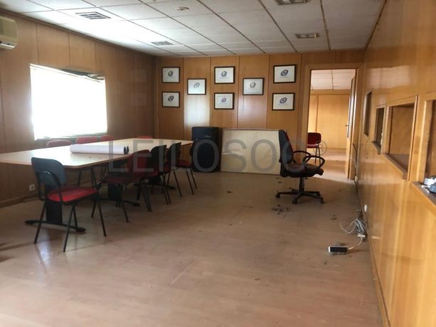 Armazém com Logradouro · Miranda do Douro, Bragança