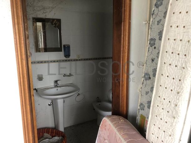 Armazém com Logradouro · Miranda do Douro, Bragança