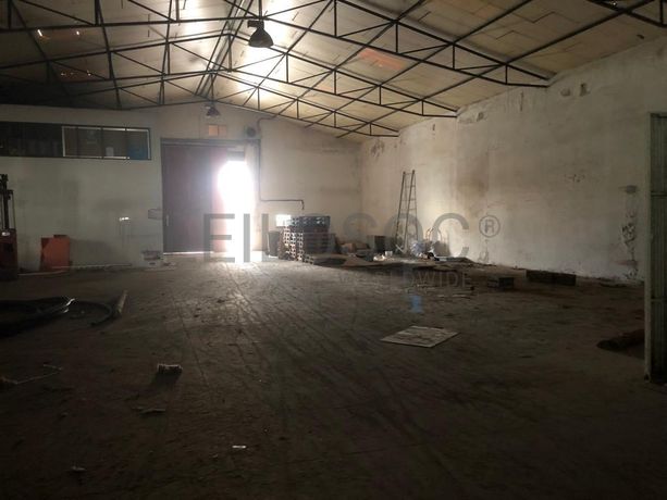 Armazém com Logradouro · Miranda do Douro, Bragança