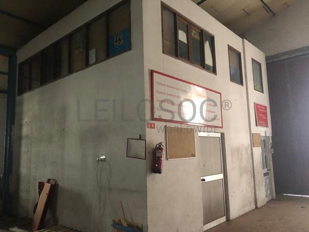 Armazém com Logradouro · Miranda do Douro, Bragança