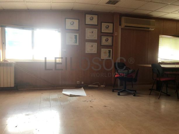 Armazém com Logradouro · Miranda do Douro, Bragança