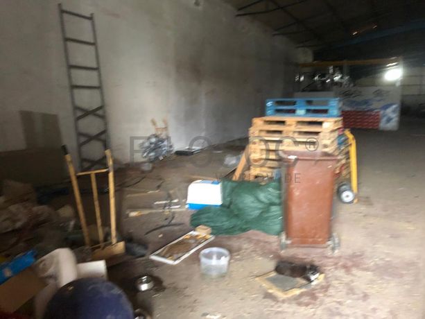 Armazém com Logradouro · Miranda do Douro, Bragança