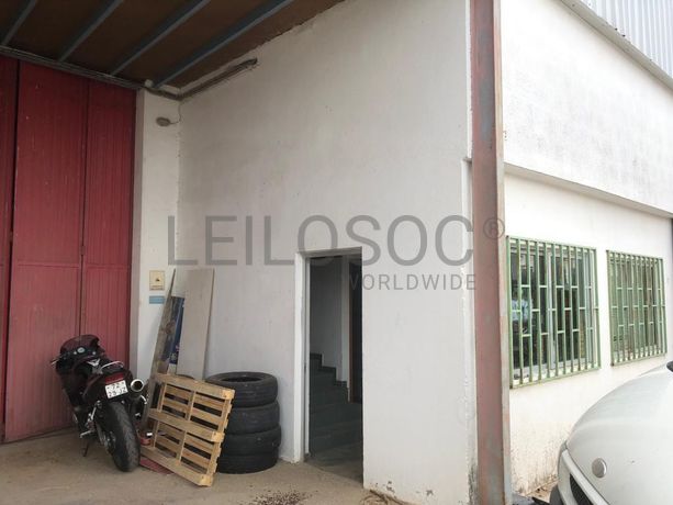 Armazém com Logradouro · Miranda do Douro, Bragança