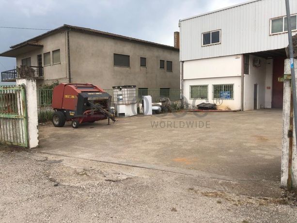 Armazém com Logradouro · Miranda do Douro, Bragança